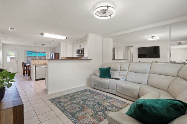 1428 Creekview Drive, Lewisville, TX 75067
