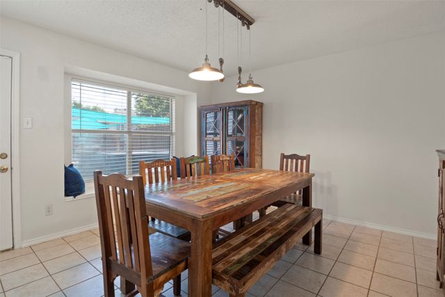 1428 Creekview Drive, Lewisville, TX 75067
