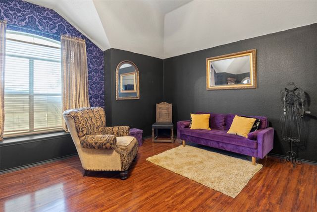 1428 Creekview Drive, Lewisville, TX 75067