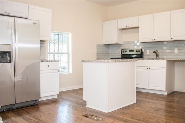 911 Smith SW Street, Atlanta, GA 30310