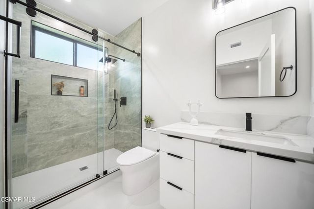 5623 Oso Avenue, Woodland Hills, CA 91367