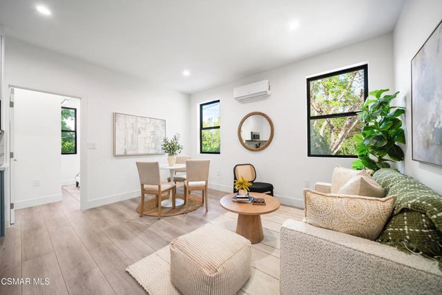 5623 Oso Avenue, Woodland Hills, CA 91367