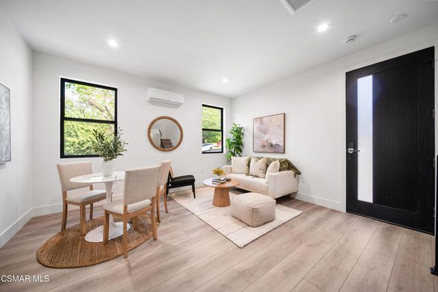 5623 Oso Avenue, Woodland Hills, CA 91367