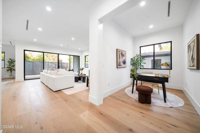 5623 Oso Avenue, Woodland Hills, CA 91367
