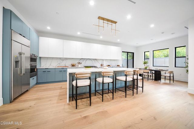 5623 Oso Avenue, Woodland Hills, CA 91367