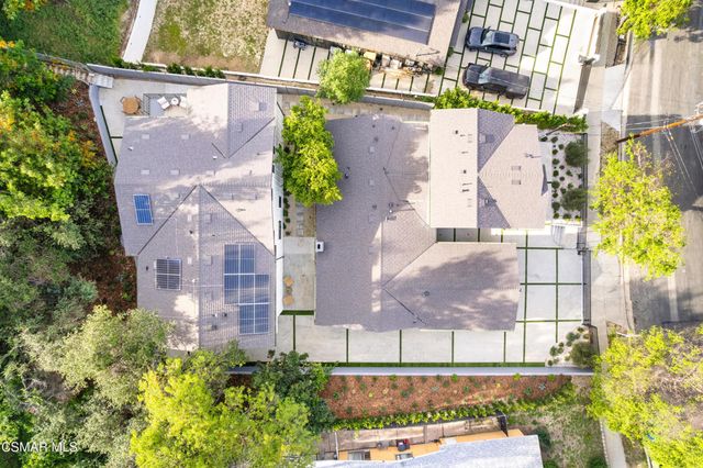 5623 Oso Avenue, Woodland Hills, CA 91367