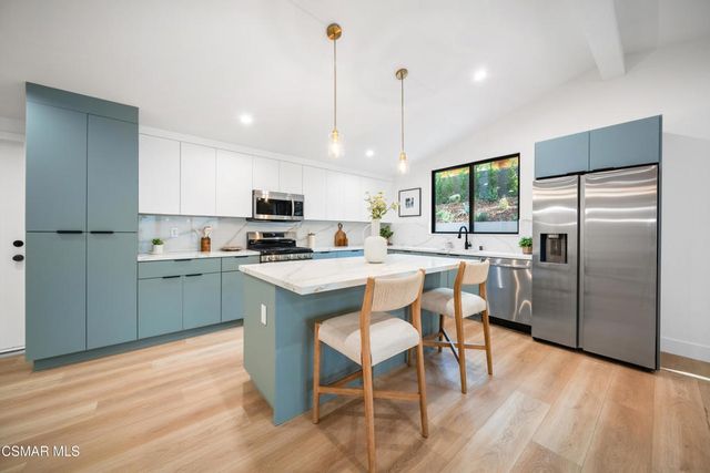 5623 Oso Avenue, Woodland Hills, CA 91367