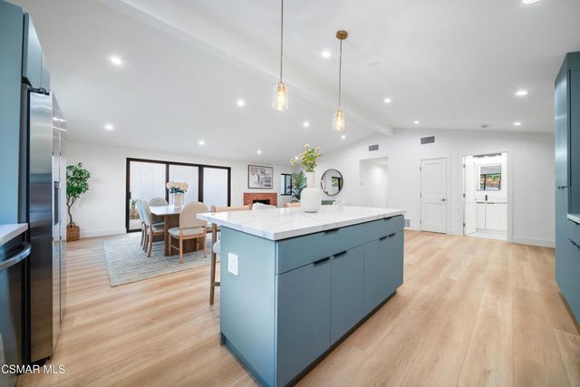 5623 Oso Avenue, Woodland Hills, CA 91367