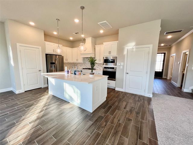 547 Kingston Lane, Shenandoah, TX 77384