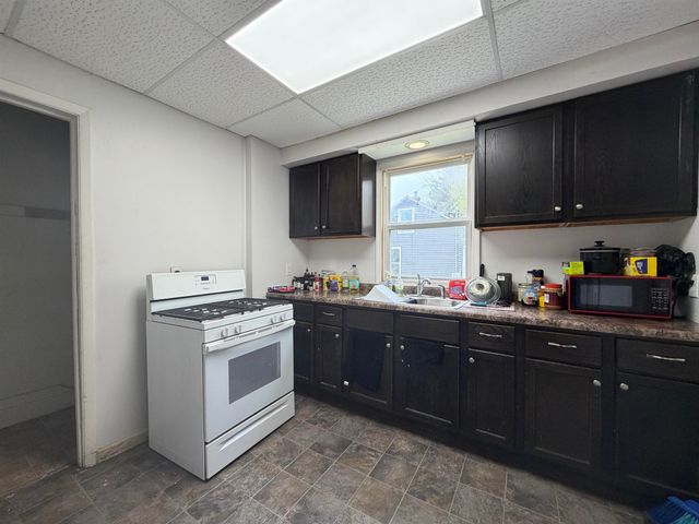 704 W 1st Street, Waterloo, IA 50701