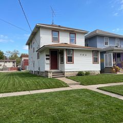 704 W 1st Street, Waterloo, IA 50701