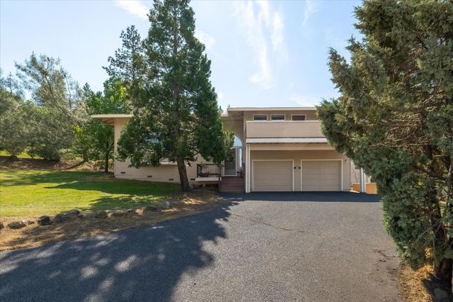 939 Fairway Ct, Murphys, CA 95247