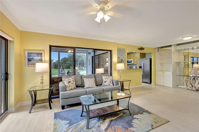 3209 S Lakeview Circle 8101, Fort Pierce, FL 34949