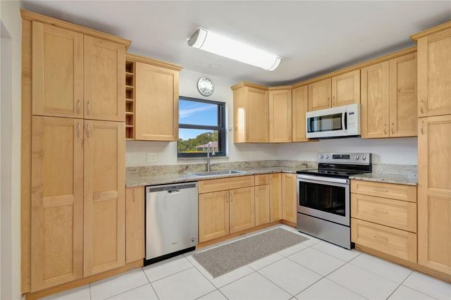 3209 S Lakeview Circle 8101, Fort Pierce, FL 34949