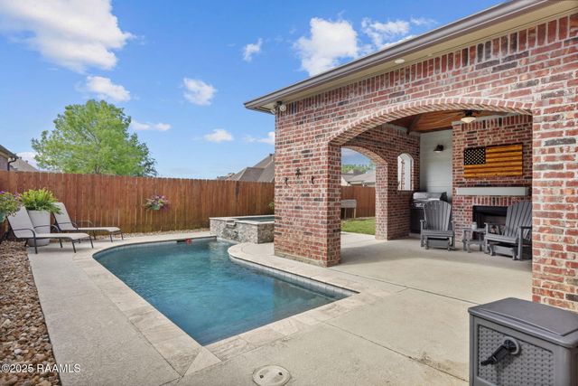 104 Hemlock Drive, Youngsville, LA 70592