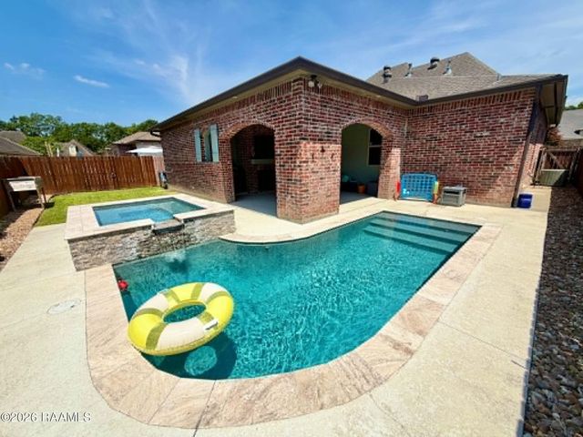 104 Hemlock Drive, Youngsville, LA 70592