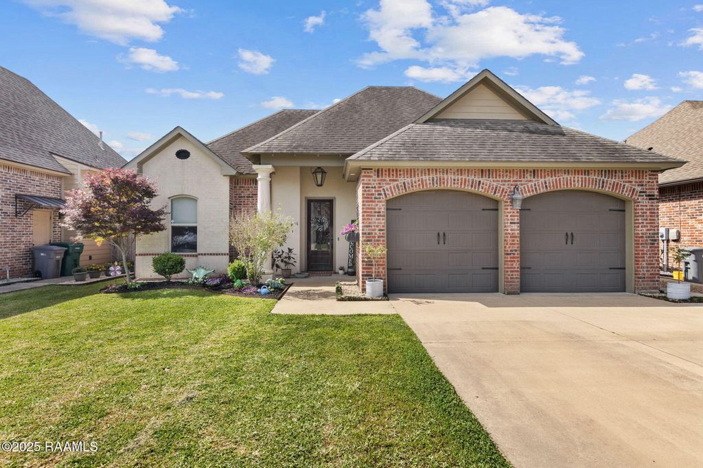 104 Hemlock Drive, Youngsville, LA 70592