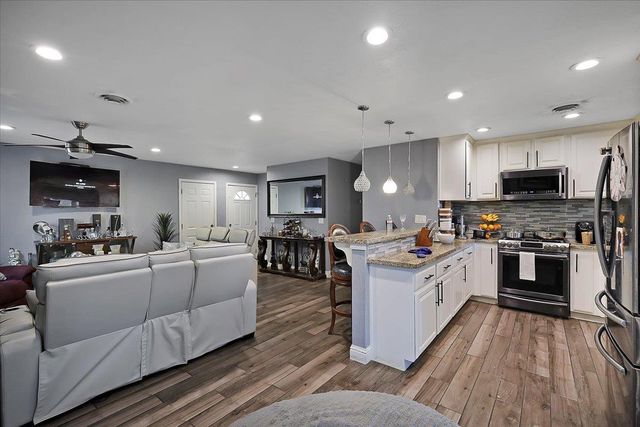 5270 Aspen Way, Olivehurst, CA 95961