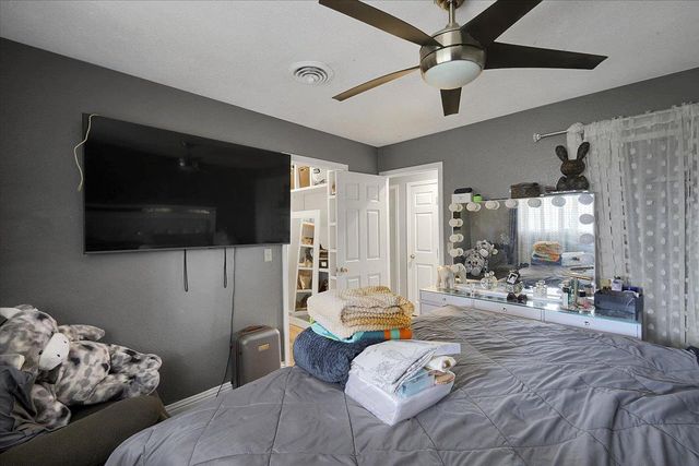 5270 Aspen Way, Olivehurst, CA 95961