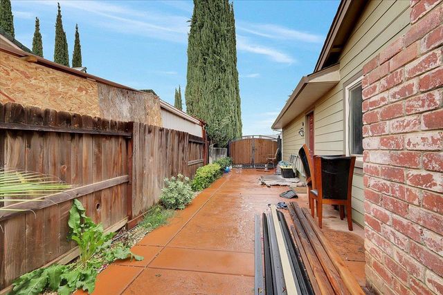 5270 Aspen Way, Olivehurst, CA 95961