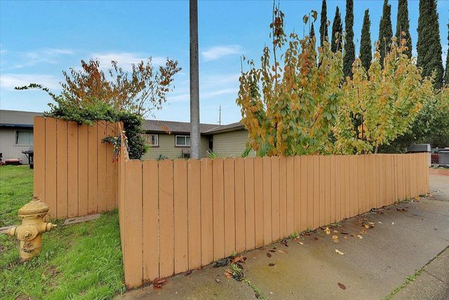 5270 Aspen Way, Olivehurst, CA 95961