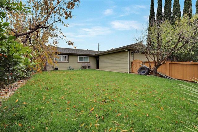 5270 Aspen Way, Olivehurst, CA 95961