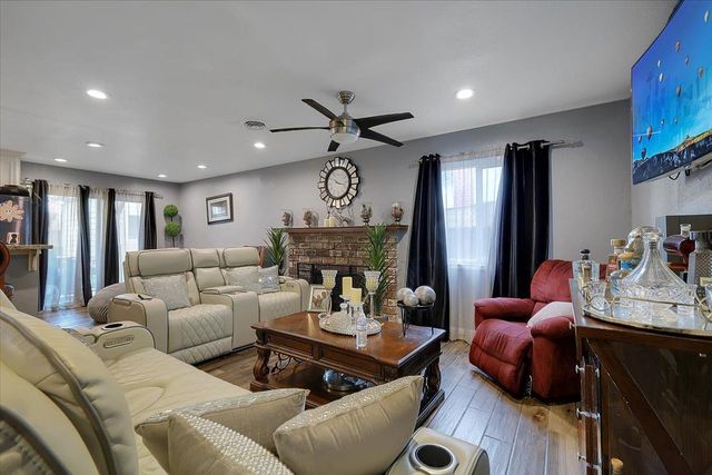 5270 Aspen Way, Olivehurst, CA 95961