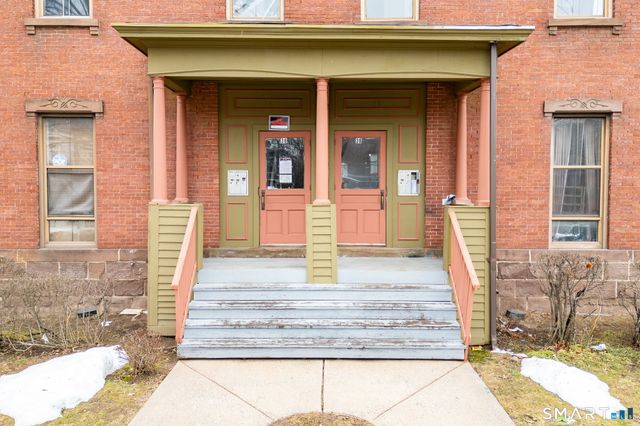 36-38 Capen Street 2B, Hartford, CT 06120