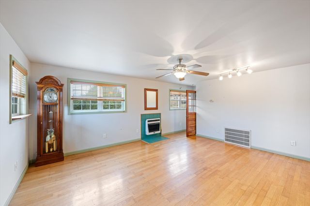 624 Suttons Branch Rd, Beechgrove, TN 37018