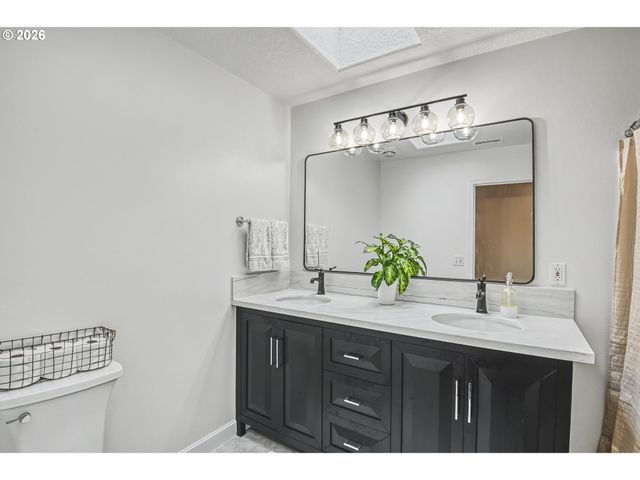 17128 Nw STOLLER Dr, Portland, OR 97229