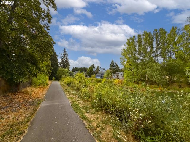17128 Nw STOLLER Dr, Portland, OR 97229