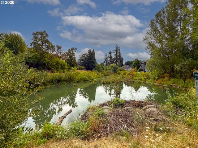 17128 Nw STOLLER Dr, Portland, OR 97229