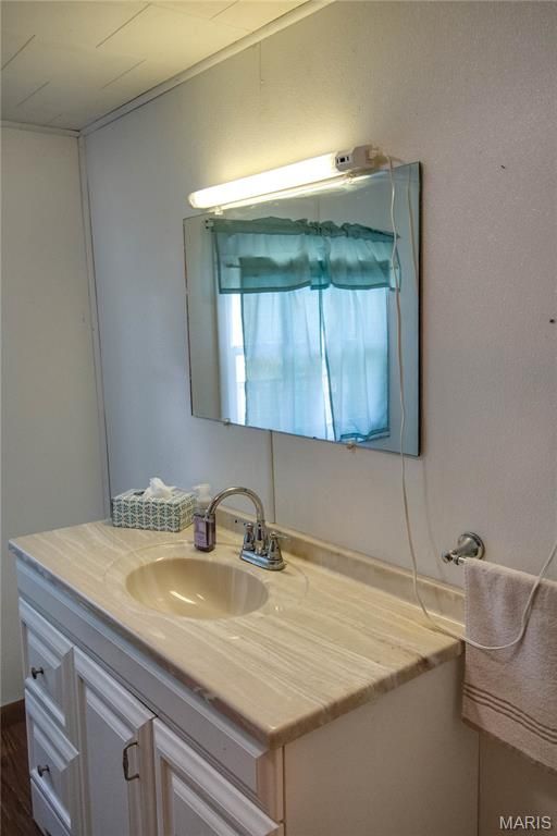 Image 14 of property listing at 23309 Glenda Avenue, Jerseyville, IL 62052