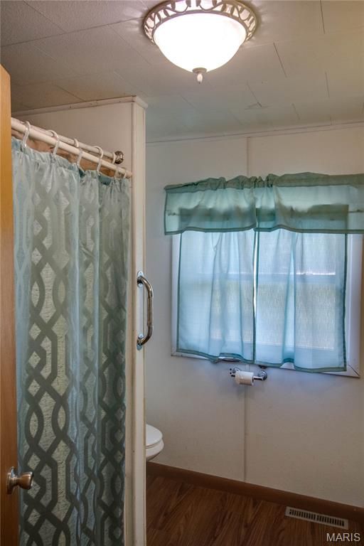 Image 15 of property listing at 23309 Glenda Avenue, Jerseyville, IL 62052