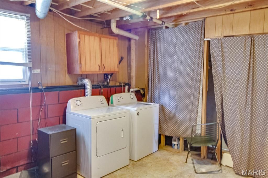Image 20 of property listing at 23309 Glenda Avenue, Jerseyville, IL 62052