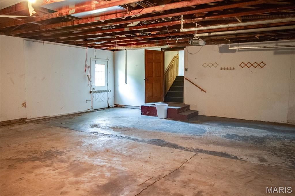 Image 21 of property listing at 23309 Glenda Avenue, Jerseyville, IL 62052