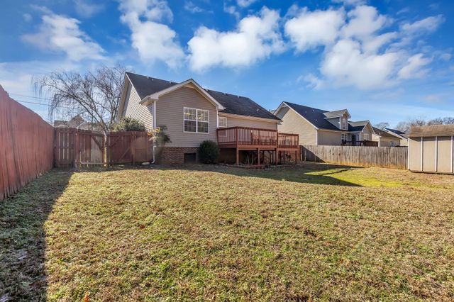 1883 Sage Meadow Ln, Clarksville, TN 37040