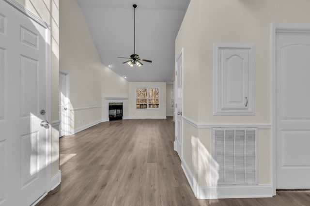 1883 Sage Meadow Ln, Clarksville, TN 37040