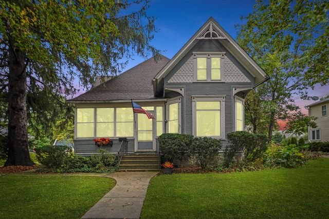 121 Park Avenue, Grayslake, IL 60030