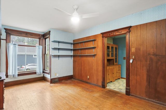 121 Park Avenue, Grayslake, IL 60030