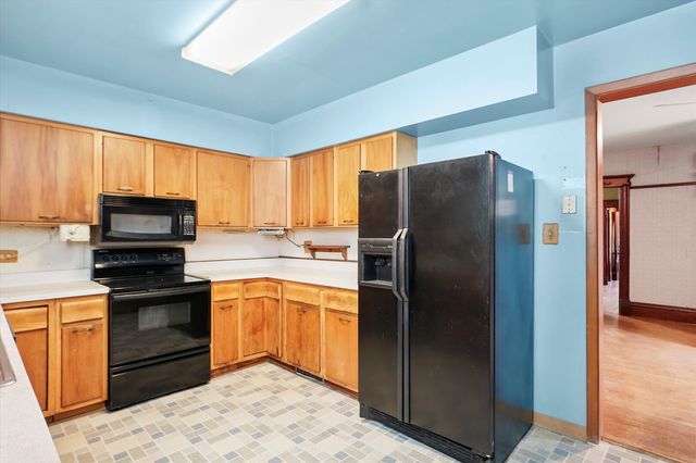 121 Park Avenue, Grayslake, IL 60030