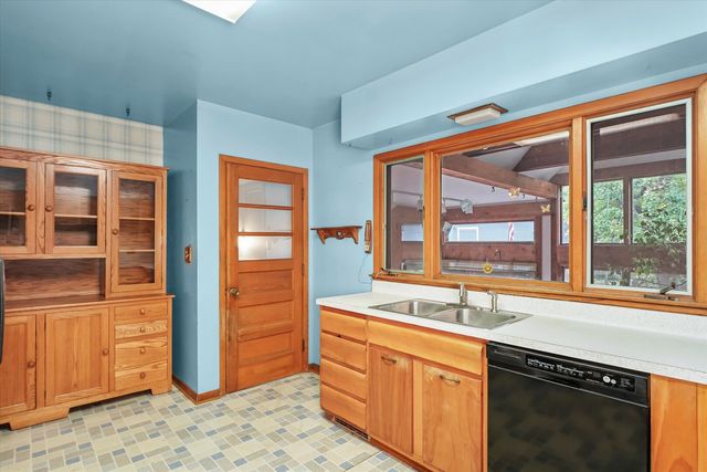 121 Park Avenue, Grayslake, IL 60030