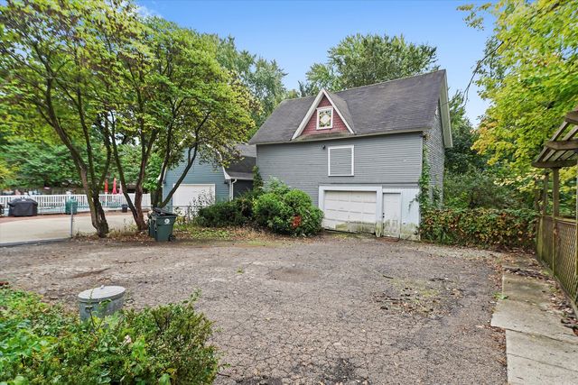 121 Park Avenue, Grayslake, IL 60030