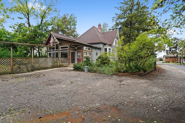 121 Park Avenue, Grayslake, IL 60030