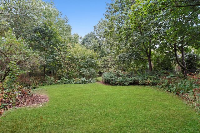 121 Park Avenue, Grayslake, IL 60030