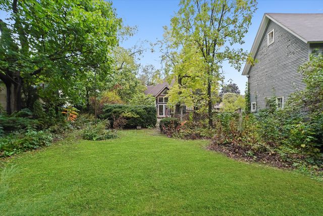 121 Park Avenue, Grayslake, IL 60030