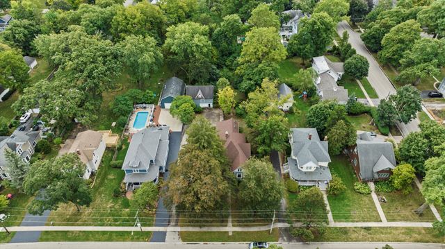 121 Park Avenue, Grayslake, IL 60030