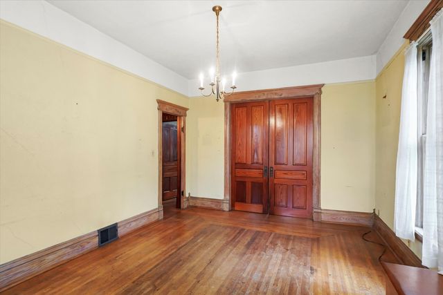 121 Park Avenue, Grayslake, IL 60030