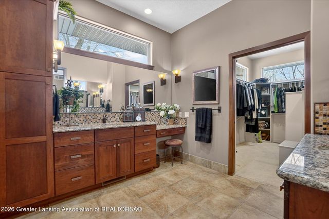 5100 Hawk Hollow Drive, Bath, MI 48808