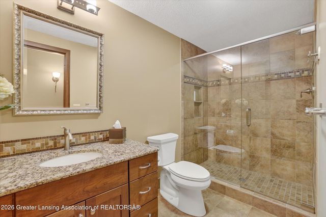 5100 Hawk Hollow Drive, Bath, MI 48808